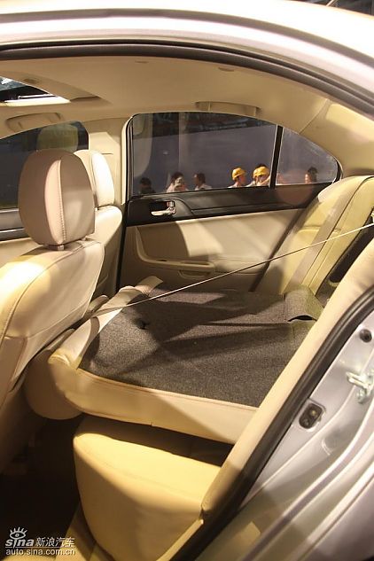 东南三菱翼神内饰实拍图