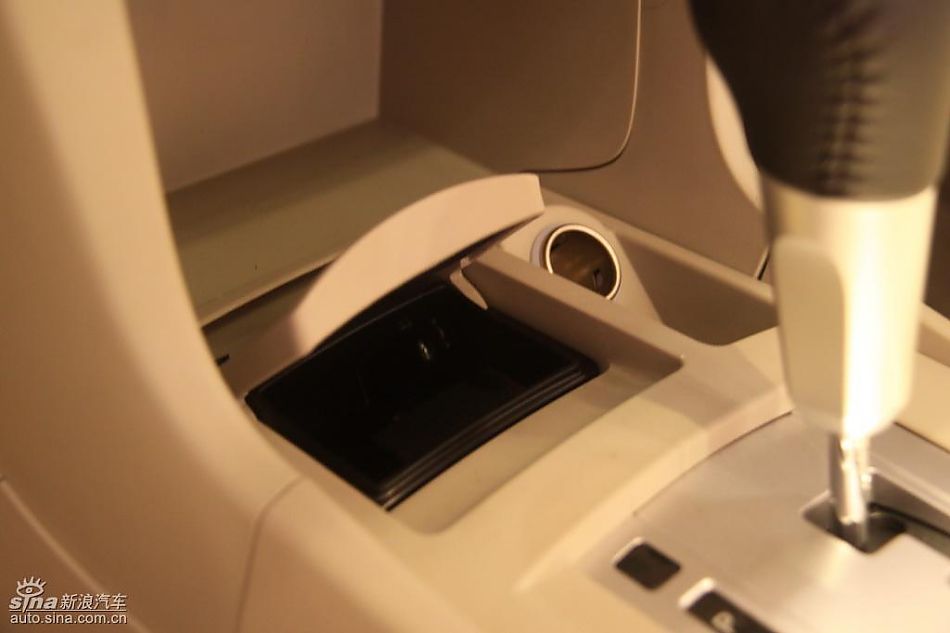 东南三菱翼神内饰实拍图