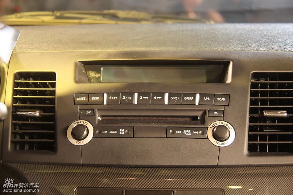 东南三菱翼神内饰实拍图