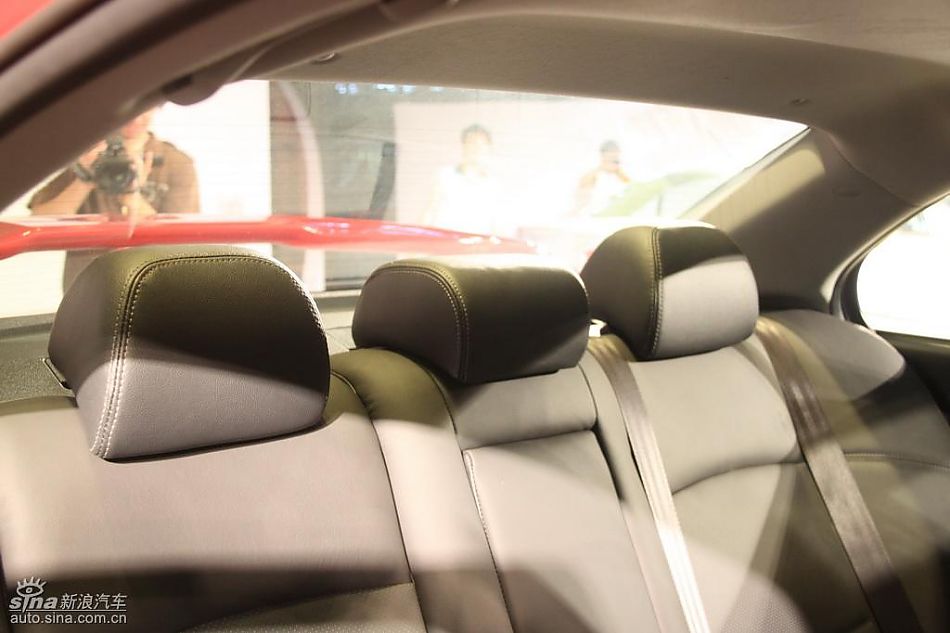 东南三菱翼神内饰实拍图