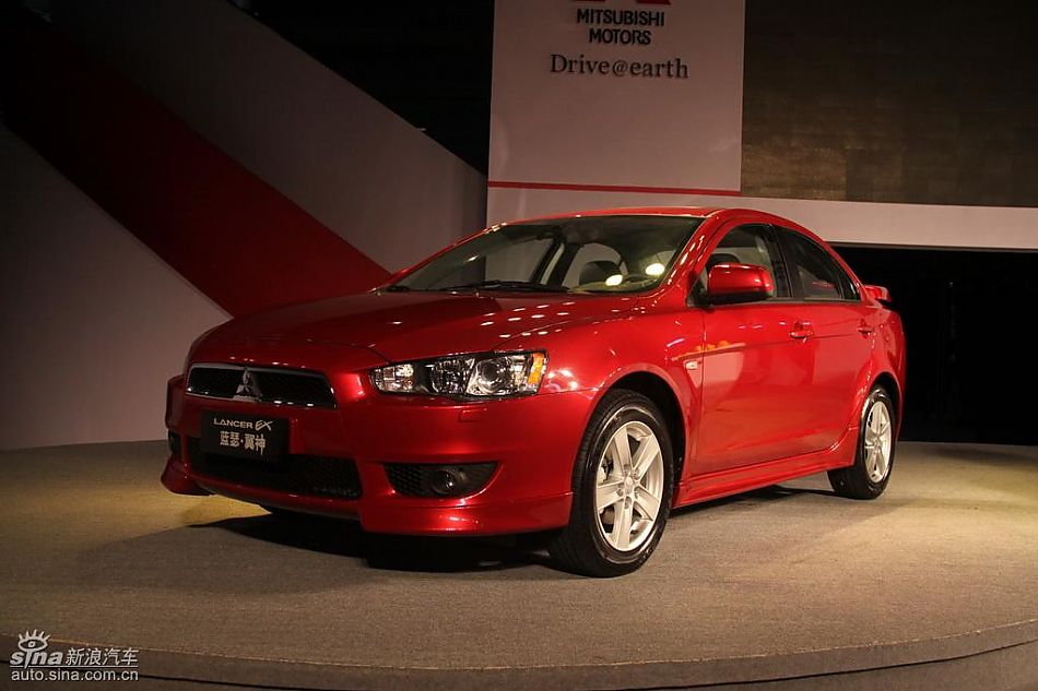 东南三菱翼神外观实拍图