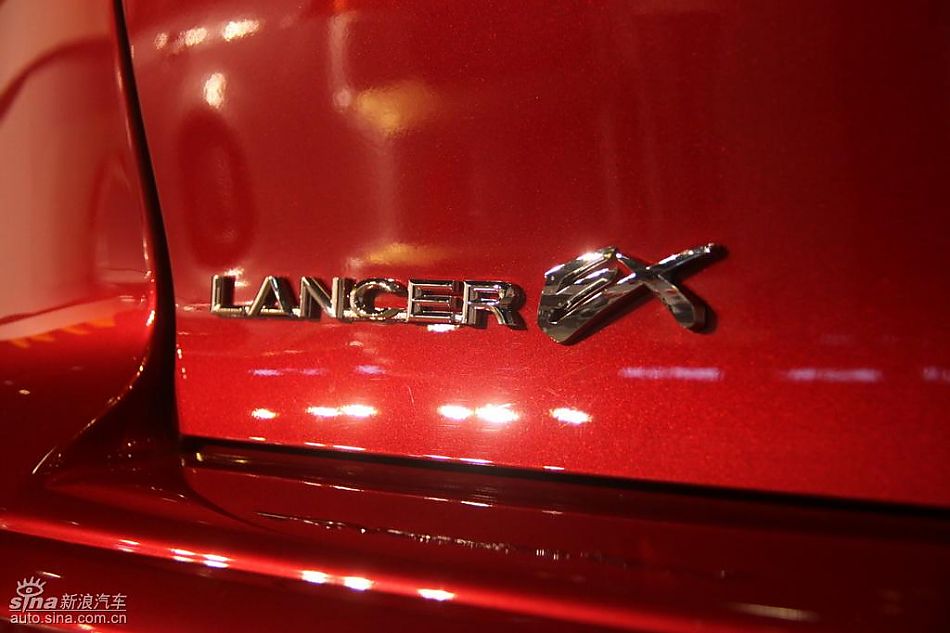 东南三菱翼神外观实拍图