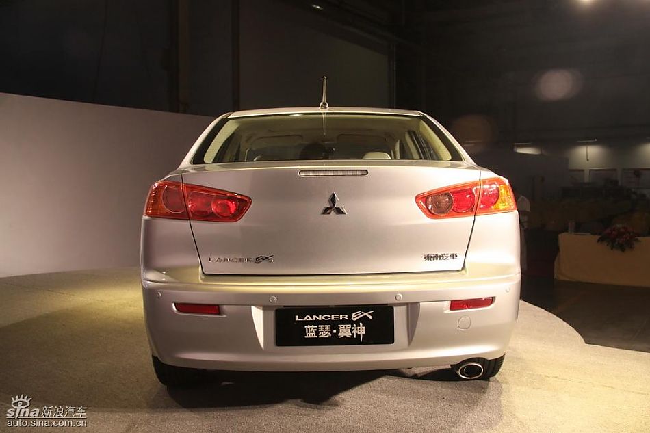 东南三菱翼神外观实拍图