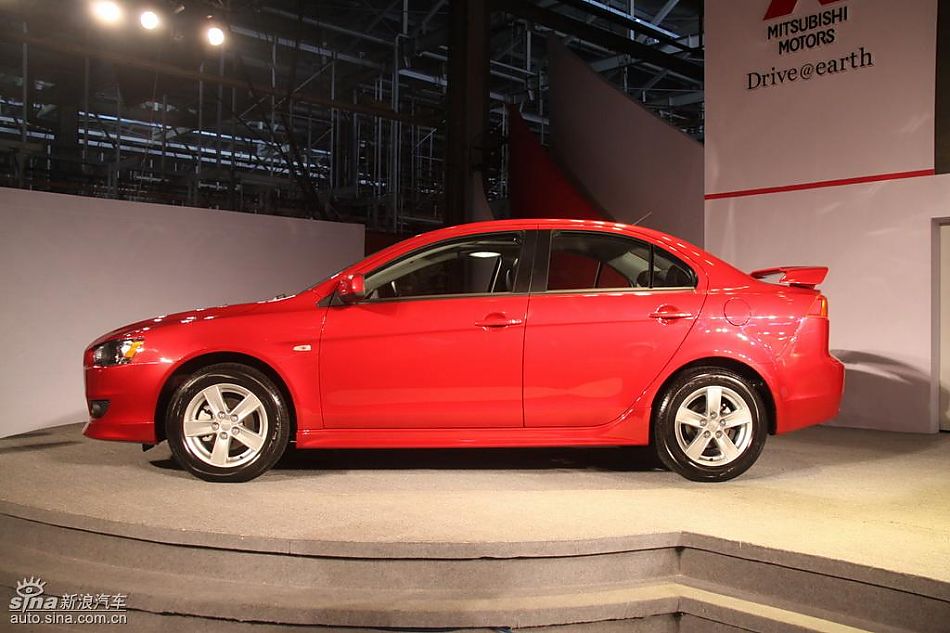 东南三菱翼神外观实拍图