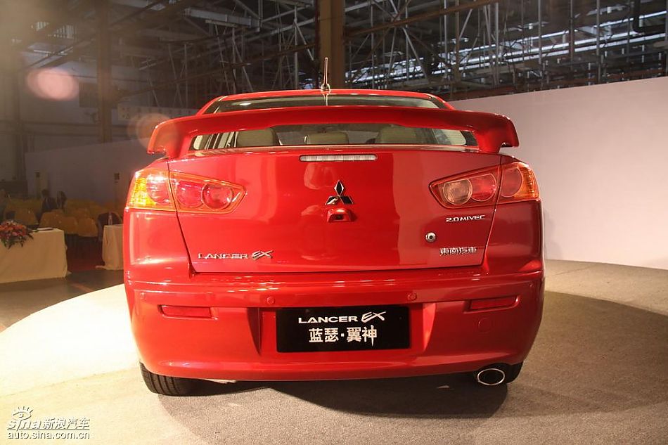 东南三菱翼神外观实拍图