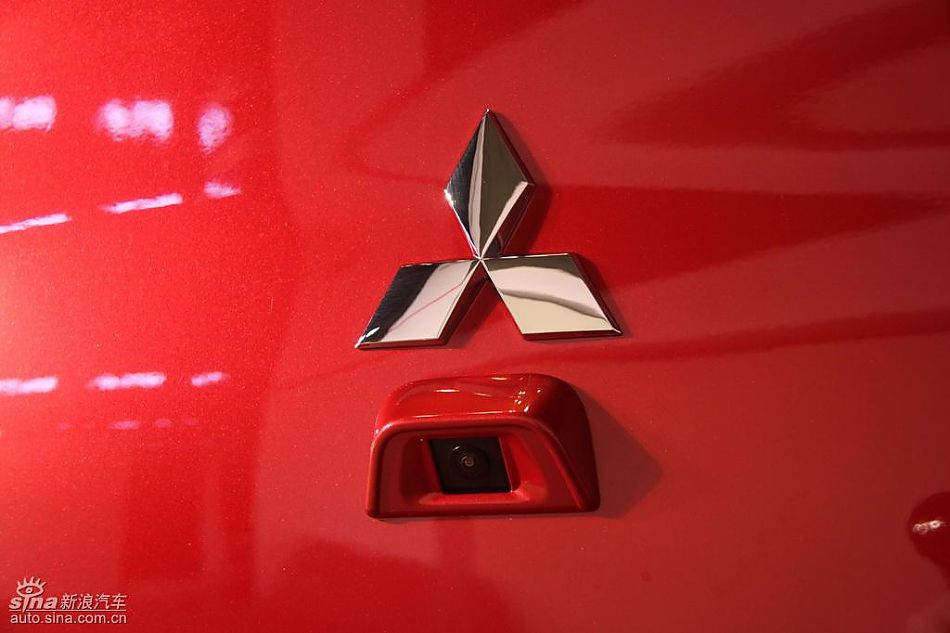 东南三菱翼神外观实拍图