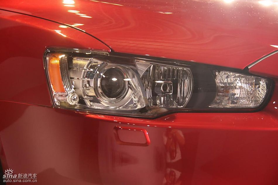 东南三菱翼神外观实拍图