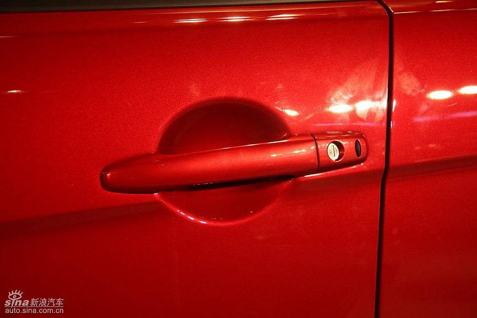 东南三菱翼神外观实拍图