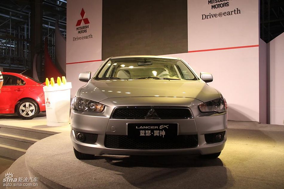 东南三菱翼神外观实拍图