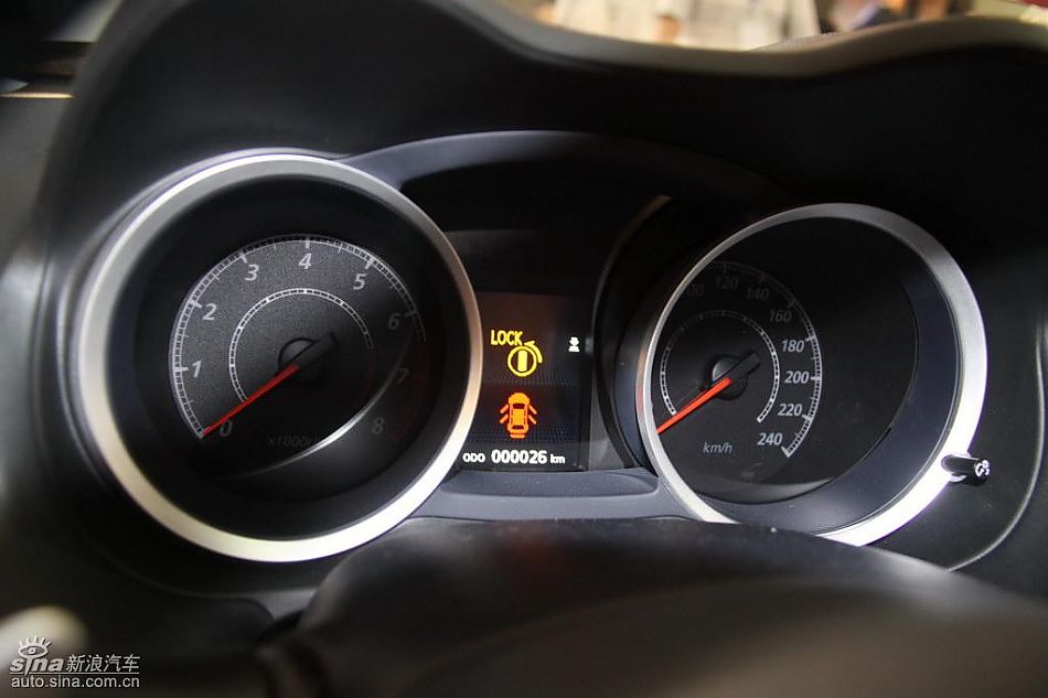 东南三菱翼神下线仪式现场新车内饰细节图