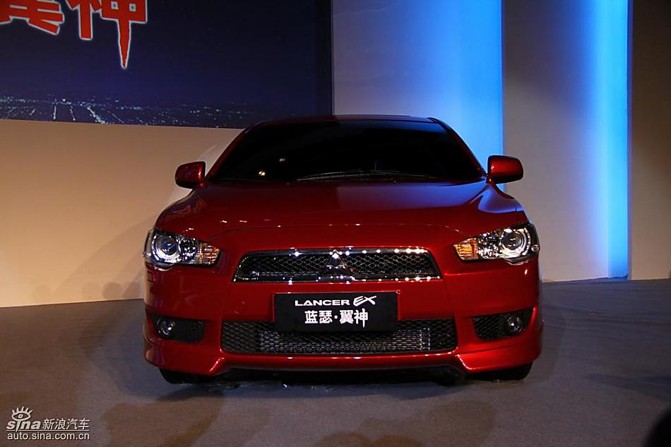 东南三菱蓝瑟翼神命名现场亮相