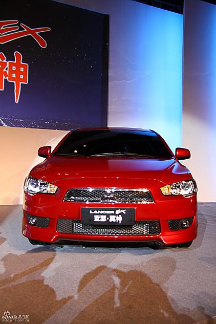 东南三菱蓝瑟翼神命名现场亮相