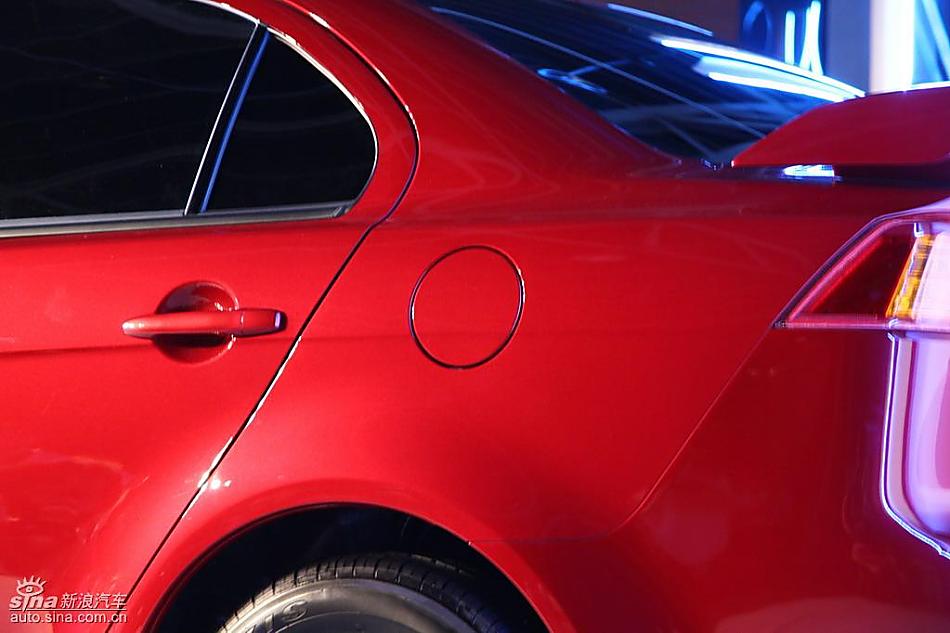 东南三菱蓝瑟翼神命名现场亮相