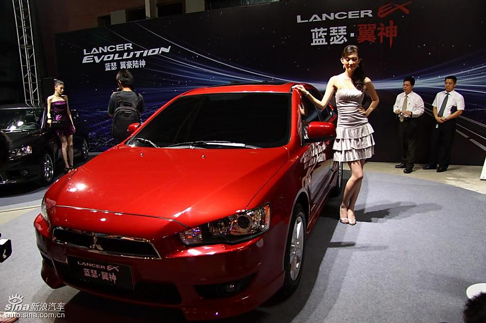 东南三菱蓝瑟翼神命名现场亮相