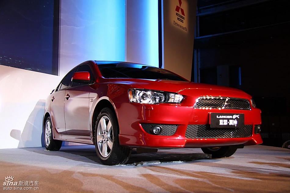 东南三菱蓝瑟翼神命名现场亮相