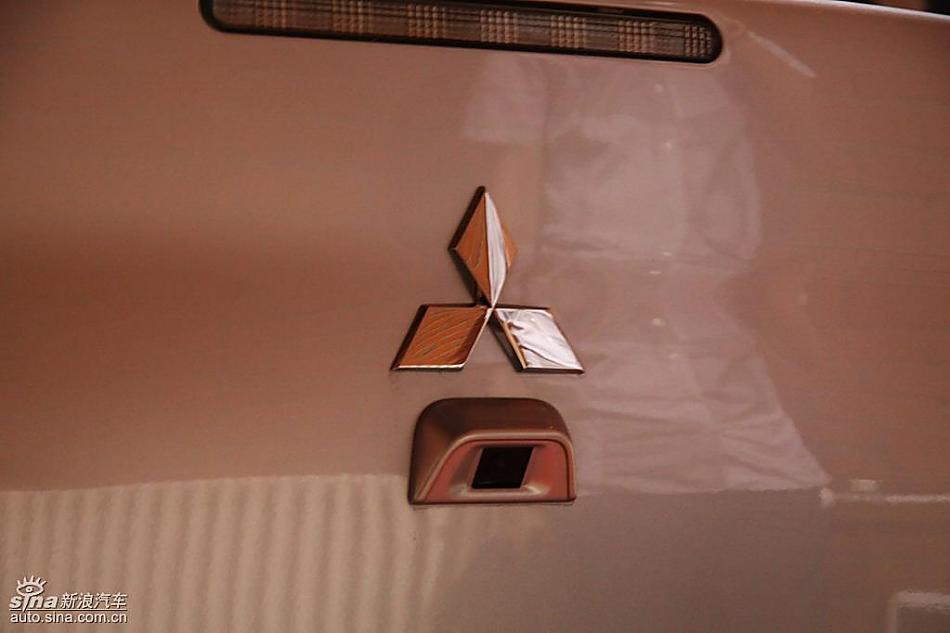 东南三菱蓝瑟翼神命名现场亮相