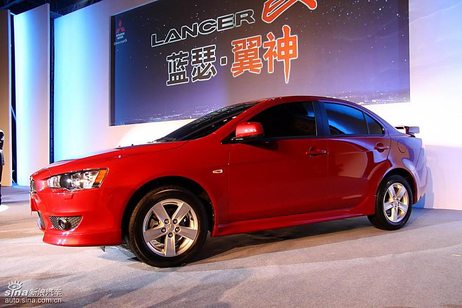 东南三菱蓝瑟翼神命名现场亮相