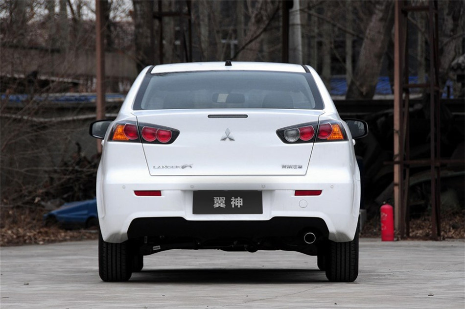 2013款 时尚版 1.8L CVT 舒适型 外观