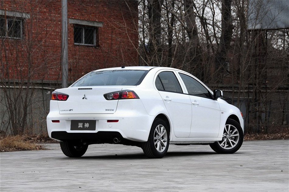 2013款 时尚版 1.8L CVT 舒适型 外观