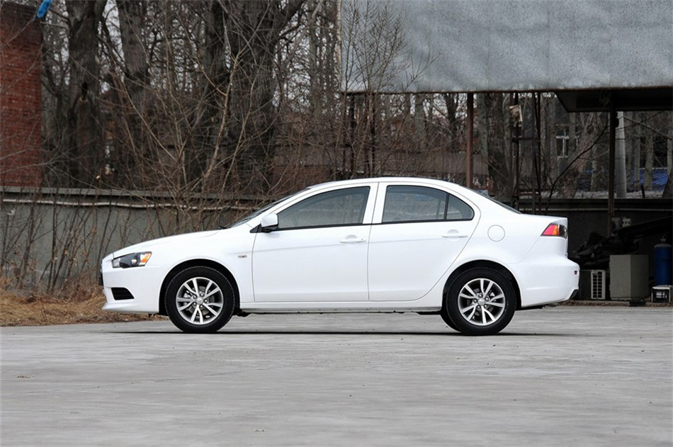 2013款 时尚版 1.8L CVT 舒适型 外观