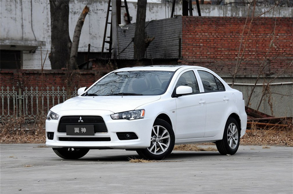 2013款 时尚版 1.8L CVT 舒适型 外观