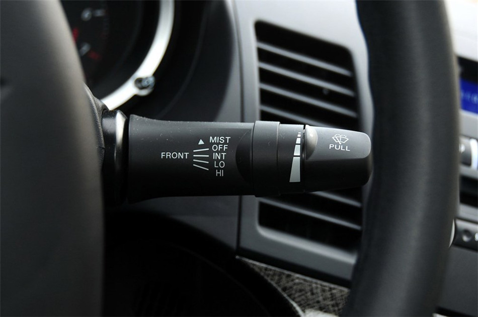 2013款 时尚版 1.8L CVT 舒适型 内饰