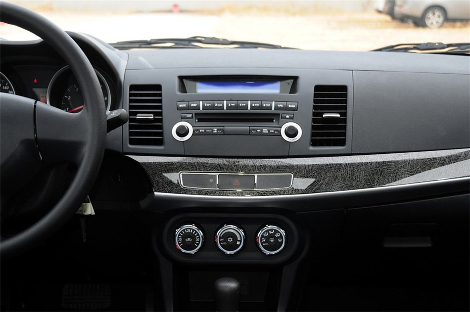 2013款 时尚版 1.8L CVT 舒适型 内饰