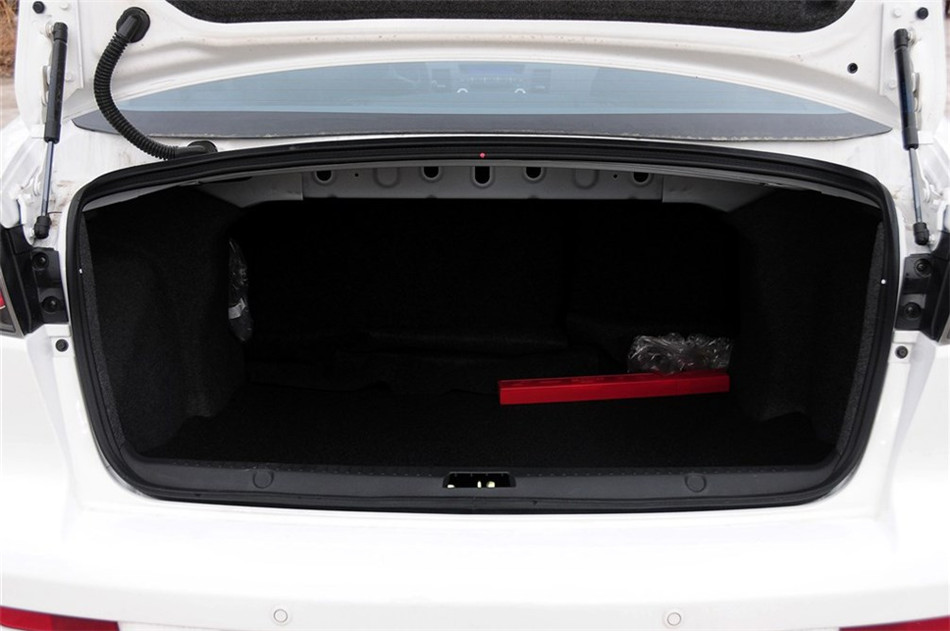 2013款 时尚版 1.8L CVT 舒适型 座椅空间