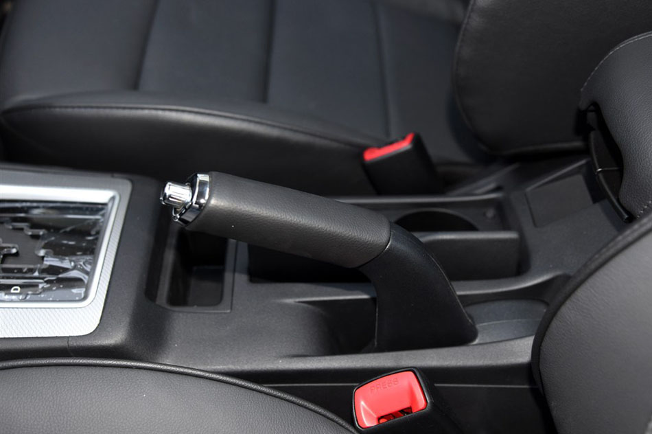 2015款 1.8L CVT致尚型 国V 内饰