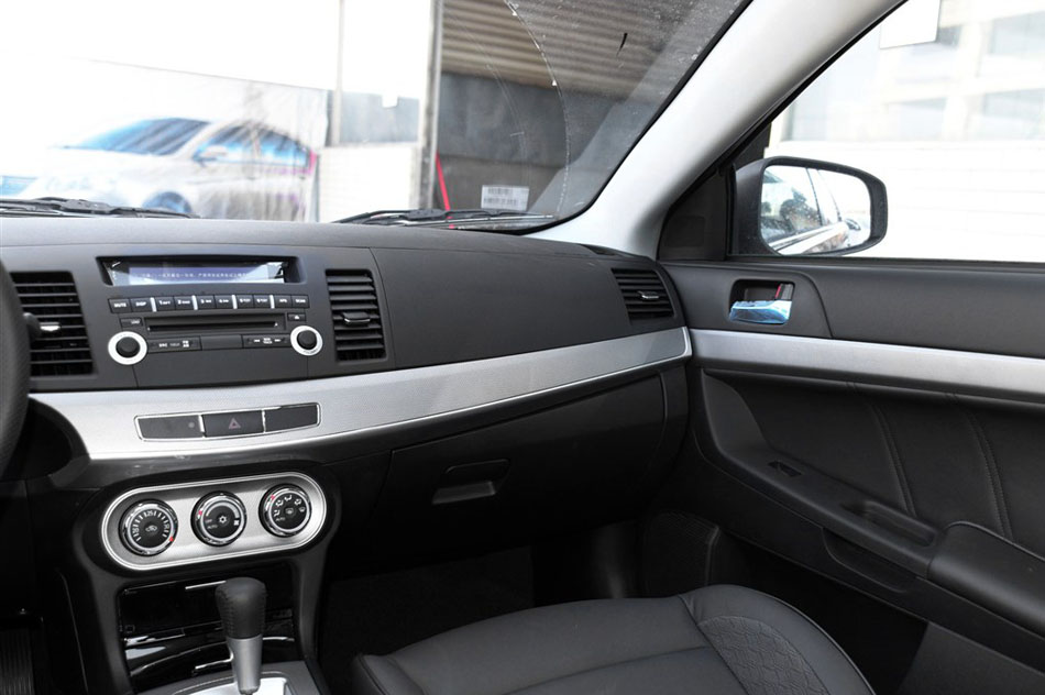 2015款 1.8L CVT致尚型 国V 内饰