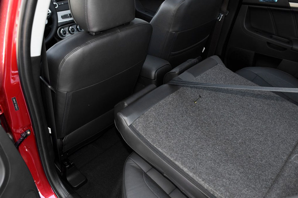 2015款 1.8L CVT致尚型 国V 座椅空间