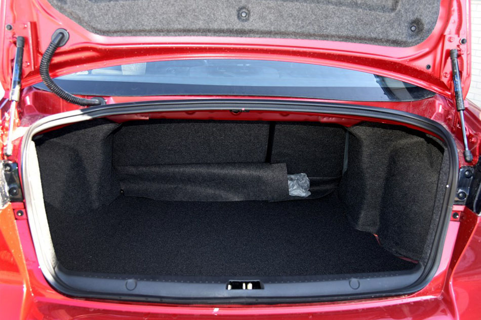 2015款 1.8L CVT致尚型 国V 座椅空间