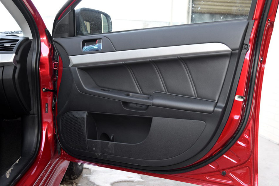 2015款 1.8L CVT致尚型 国V 座椅空间