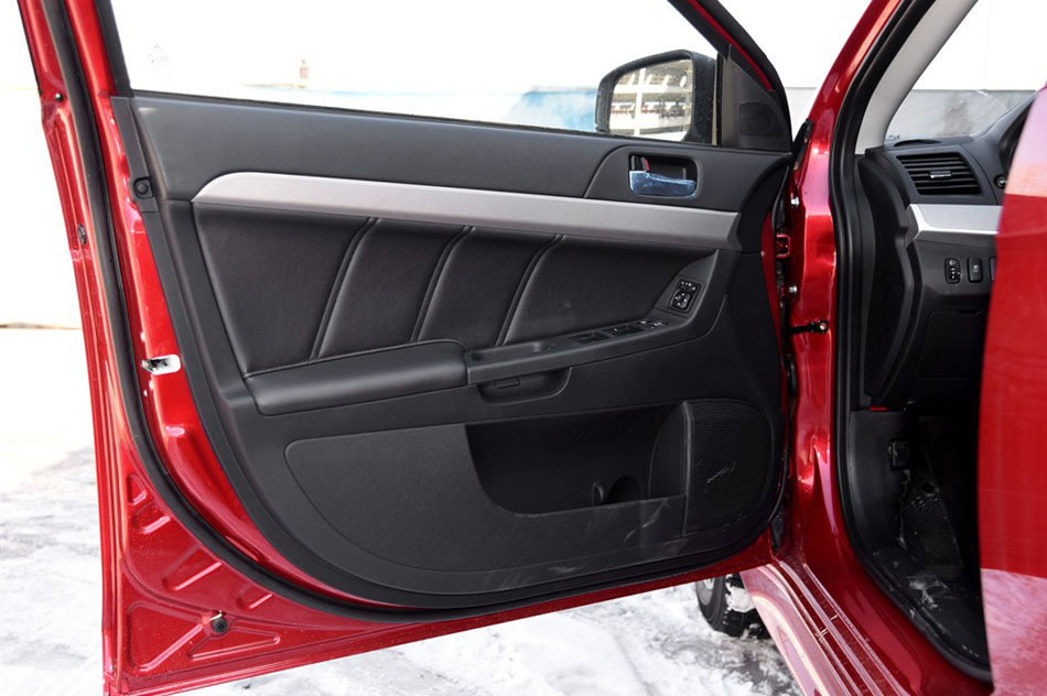 2015款 1.8L CVT致尚型 国V 座椅空间