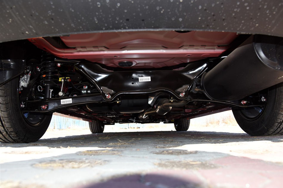 2015款 1.8L CVT致尚型 国V 引擎底盘