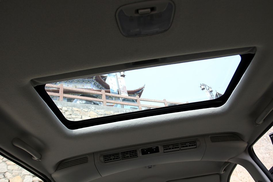 东南三菱君阁内饰实拍图