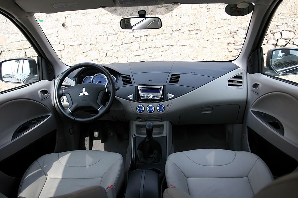 东南三菱君阁内饰实拍图