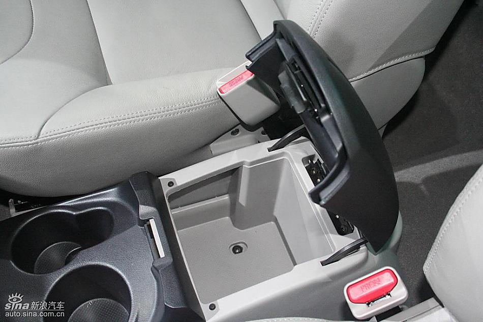 三菱君阁内饰实拍