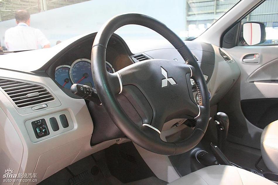 三菱君阁内饰实拍