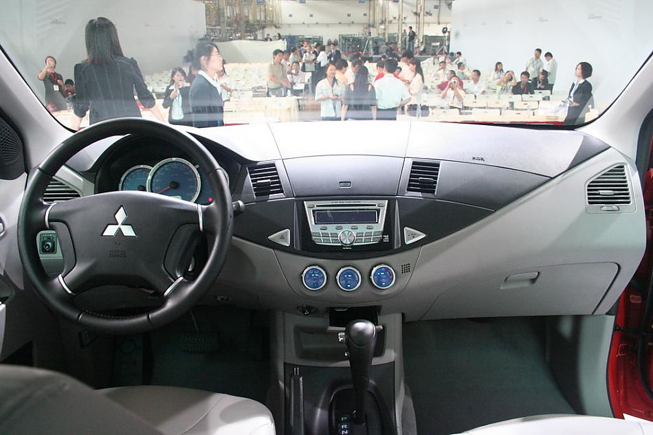 三菱Zinger君阁下线现场图