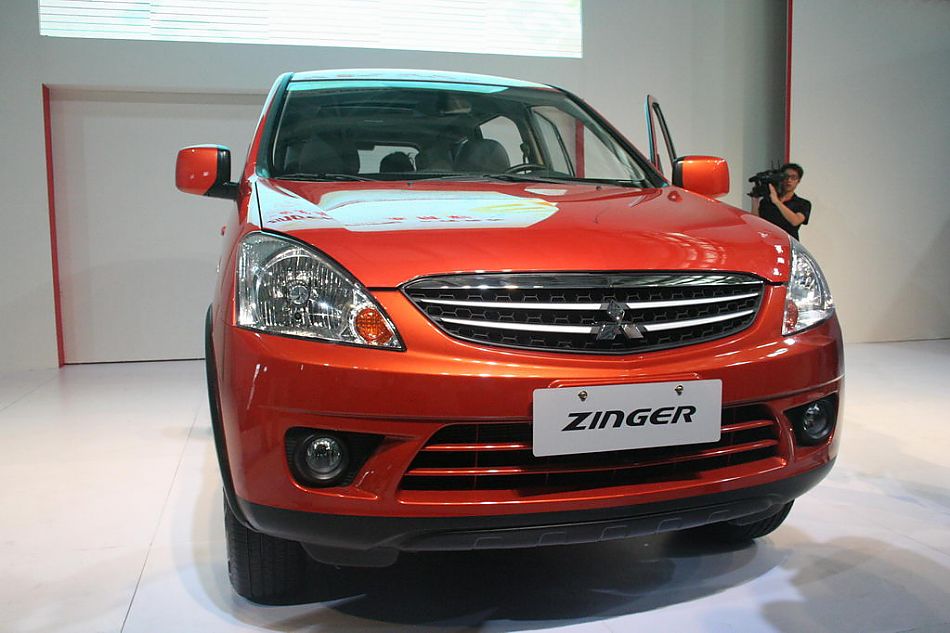 三菱Zinger君阁下线现场图