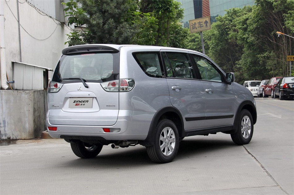 2011款 2.0L AT 旗舰型 外观