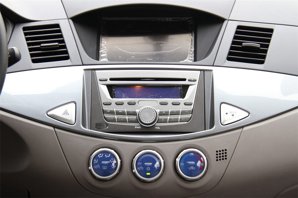 2011款 2.0L AT 旗舰型 内饰