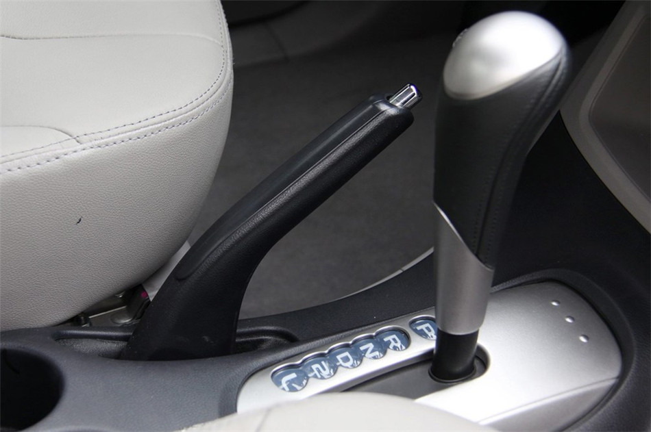 2011款 2.0L AT 旗舰型 内饰