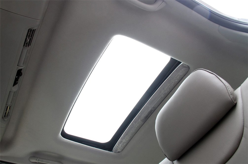 2011款 2.0L AT 旗舰型 座椅空间