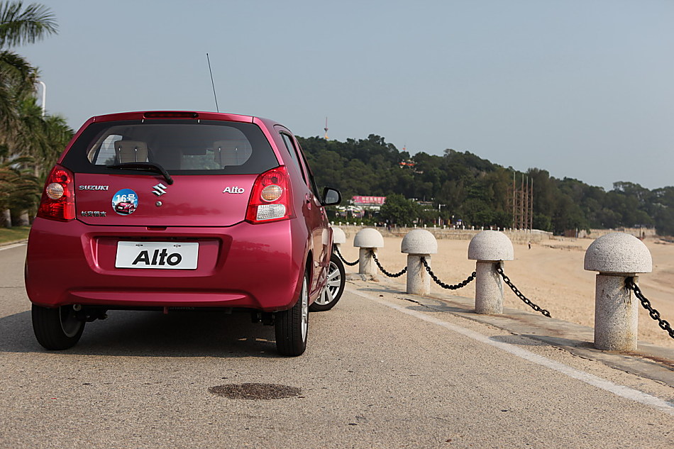 全新奥拓外观图片