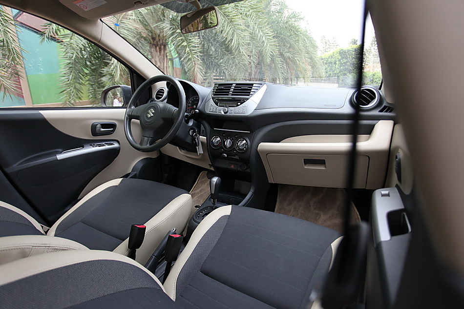 新奥拓内饰图片