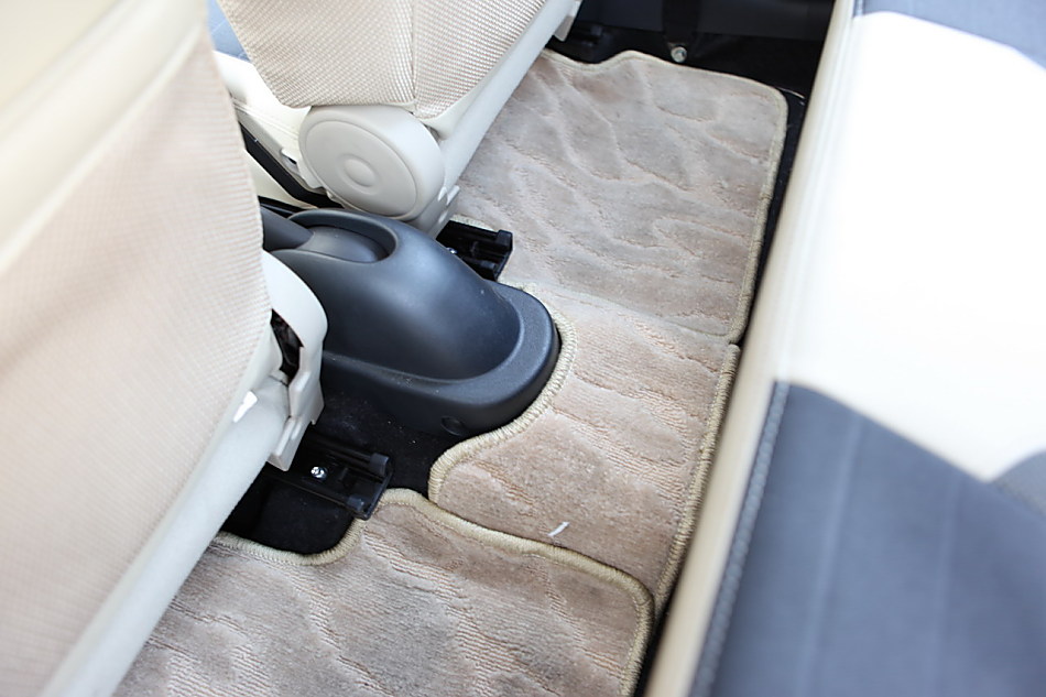 新奥拓内饰图片