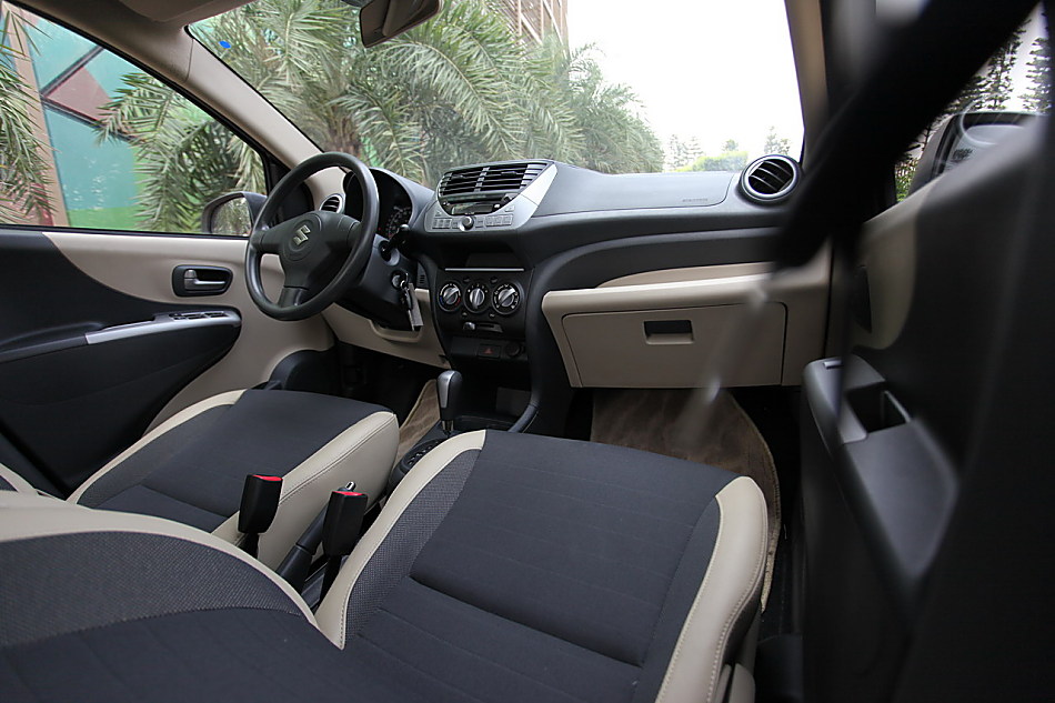 新奥拓内饰图片