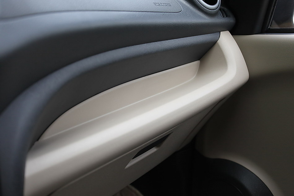 新奥拓内饰图片